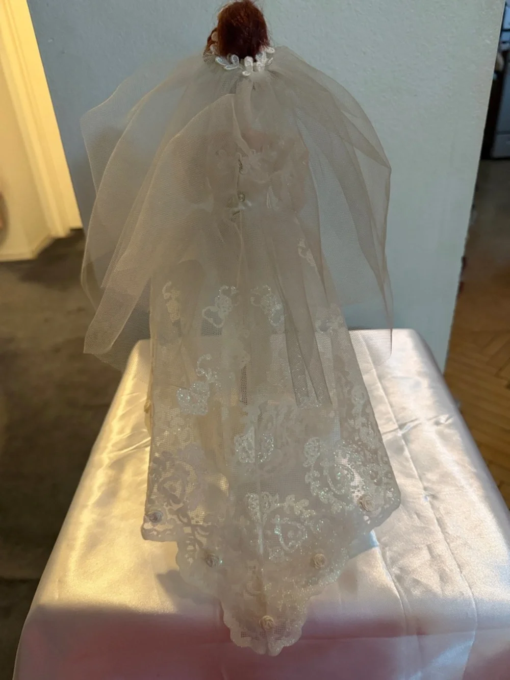 Barbie Ivory Bridal Doll with Pink Bouquet and Lace Gown (Porcelain)